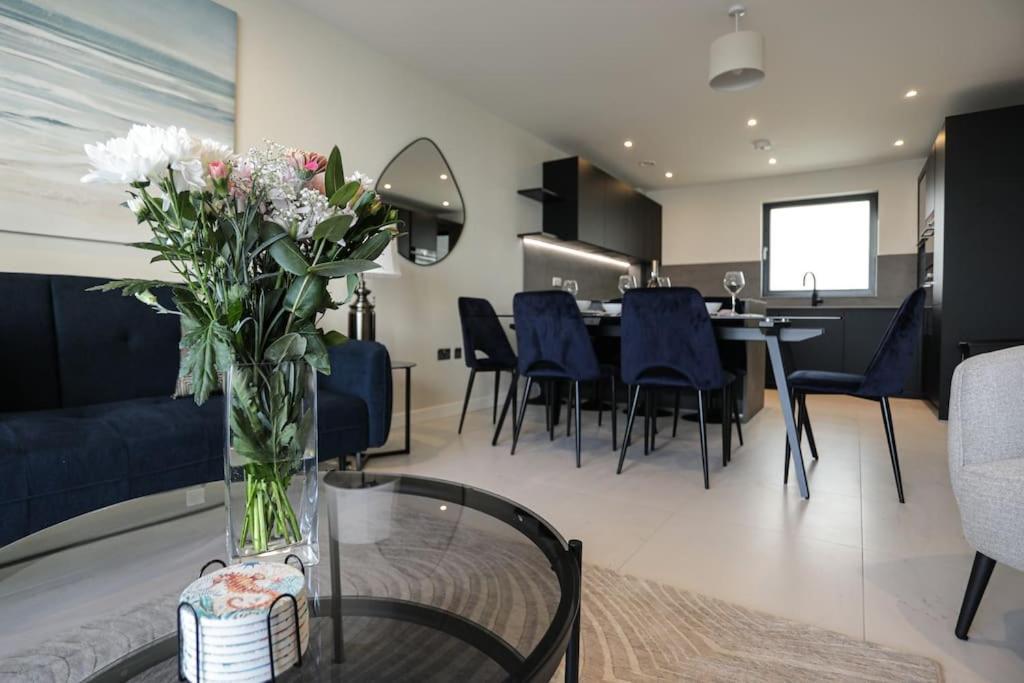 Sohot Haven With Sea Views A Balcony & Free Parking Apartment *