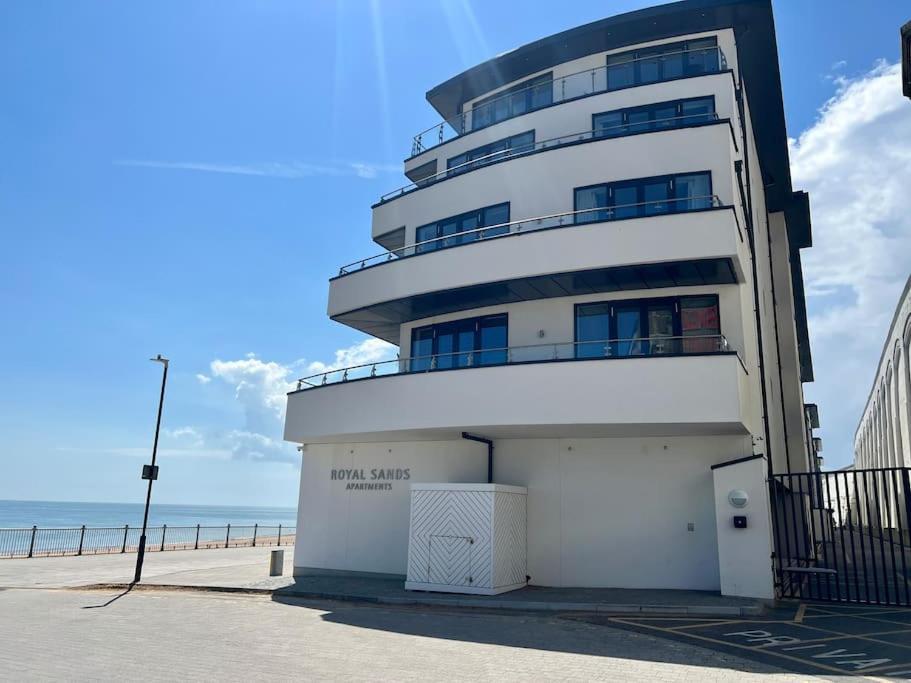 Apartment Sohot Haven With Sea Views A Balcony & Free Parking