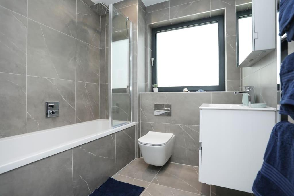 Apartment Sohot Haven With Sea Views A Balcony & Free Parking