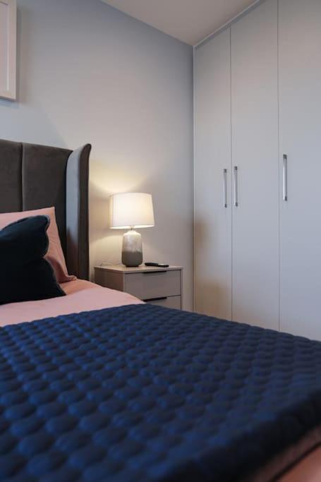 Apartment Sohot Haven With Sea Views A Balcony & Free Parking *